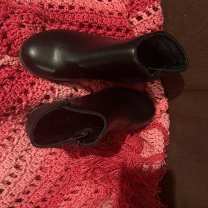 Kat & jack size 3 blk booty..